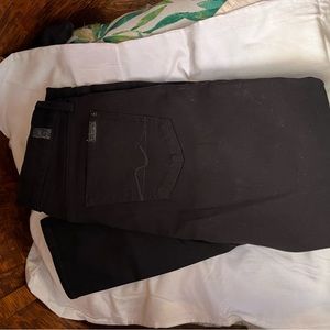 Seven for all mankind black Gwenaveve cropped size 30 jean